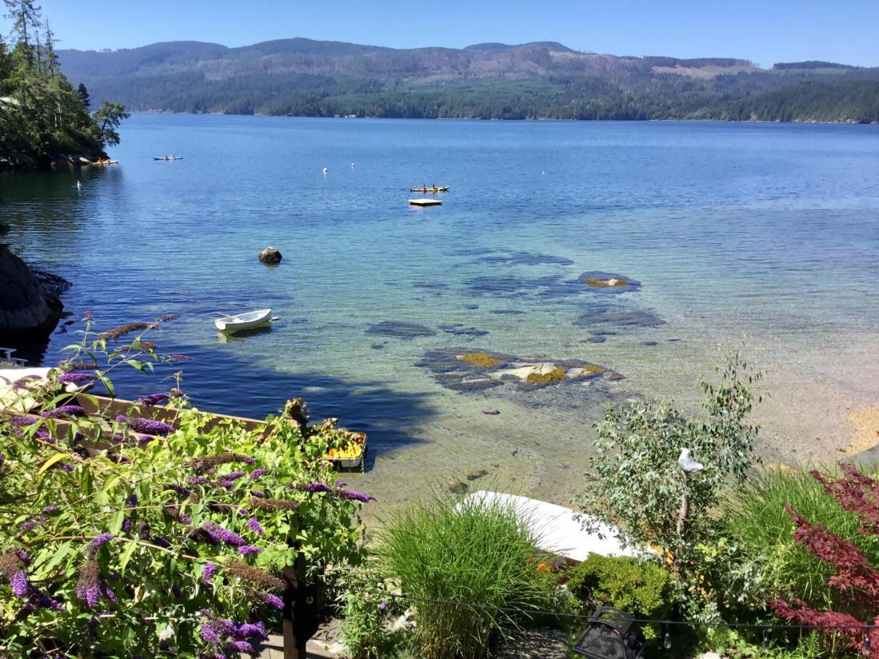 The Tuwanek Hotel And Spa Sechelt Exterior photo